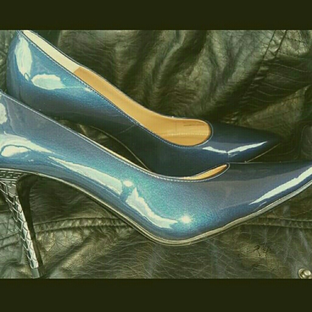 J'Reneé "Maressa" Pointy Toe Pump